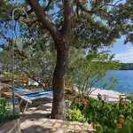 Nyaraló House Sea Rose Zastražišće